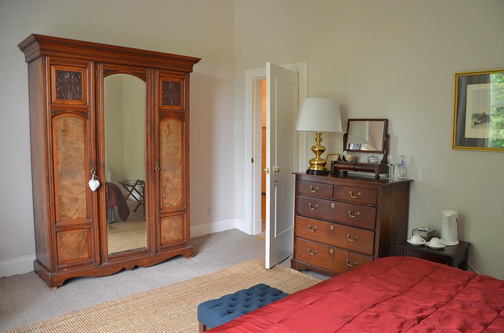 Kilfinan Hotel Habitación foto